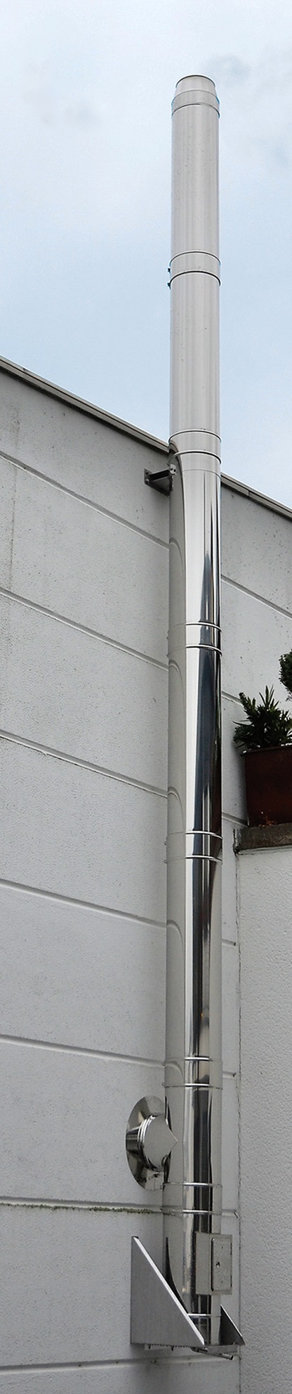 Edelstahlkamin Kaminrohrausgang, Höchsmann Holzbearbeitungsmaschinen Hessen